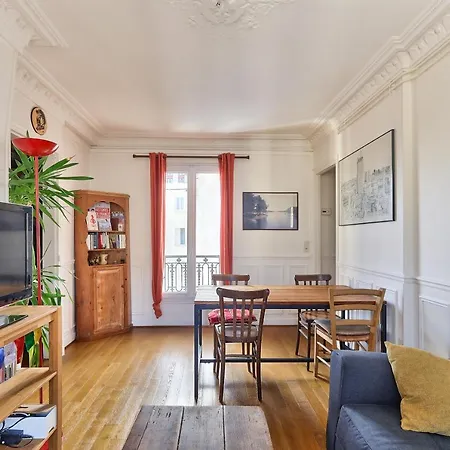 Spacious T2 In The Heart Of The 20th District *