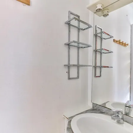 Spacious T2 In The Heart Of The 20th District Appartamento Parigi