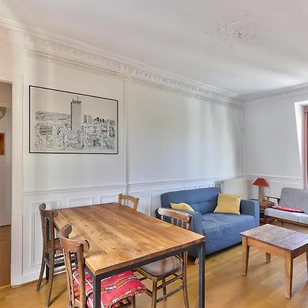 Spacious T2 In The Heart Of The 20th District Appartamento Parigi